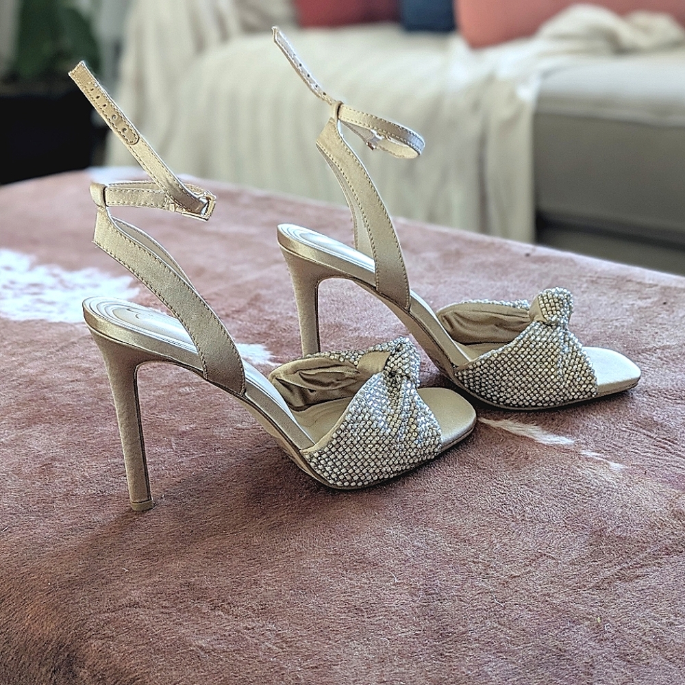 NWT Jessica Simpson Rhinestone Dress Sandals, Champagne Shimmer Matte Satin, 7.5